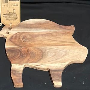 Acacia wood rustic farmhouse pig-shaped cheeseboard